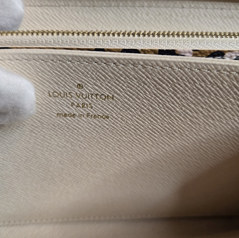 Louis Vuitton WILD AT HEART Large Zippy Wallet - Picture 2 of 16